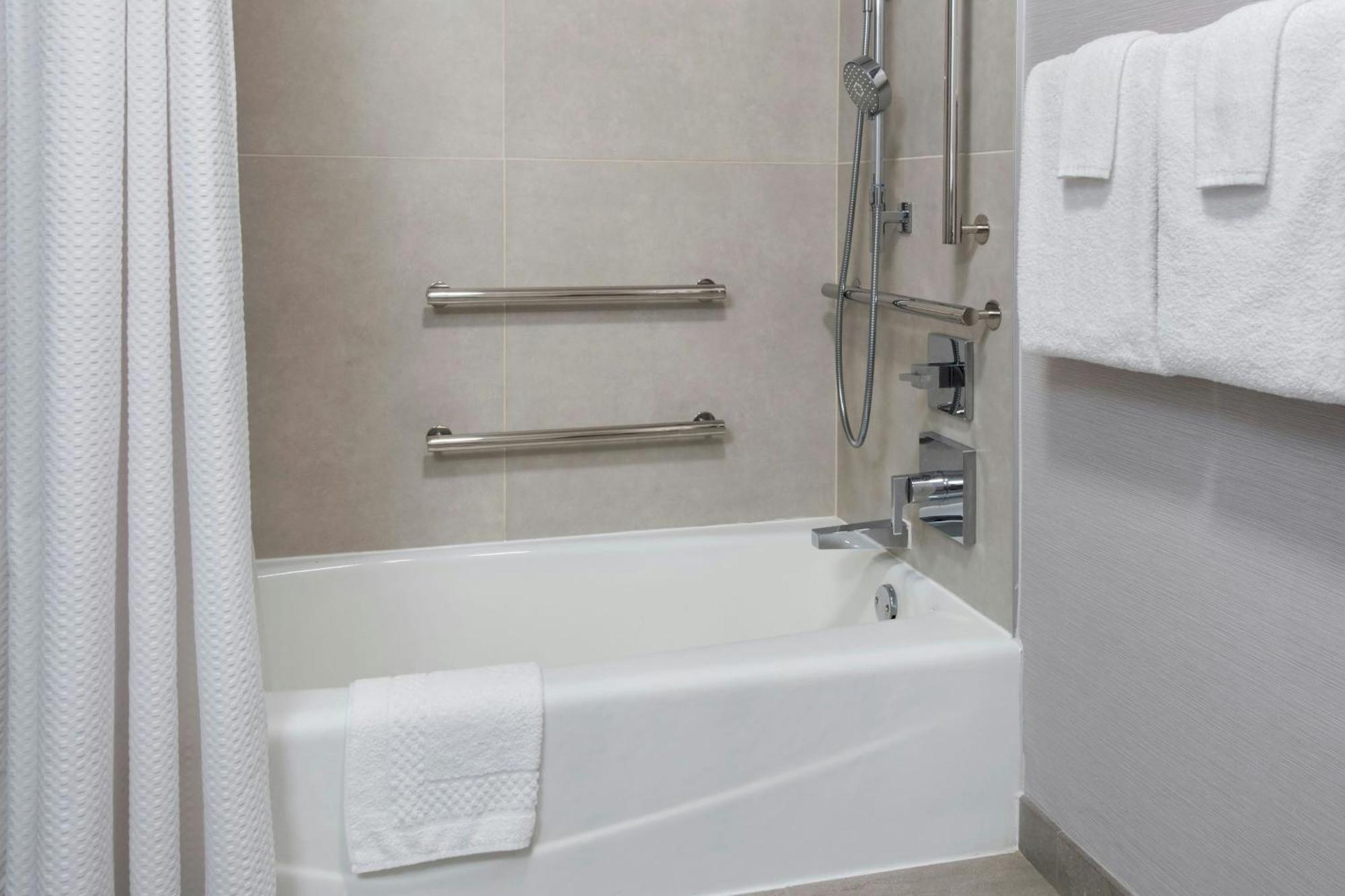 Courtyard By Marriott Jersey City Newport Exterior foto